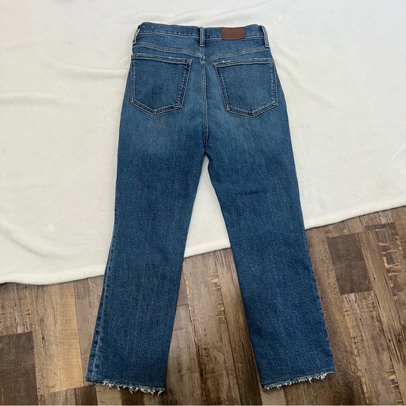 Madewell Slim Demi Boot. Size 28. Medium wash. Zip closure. Distressed hem. - Picture 7 of 8